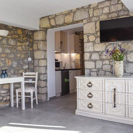 Coastal Stone Hideaway With Stunning Scenery Villa Kitriai Bagian luar foto