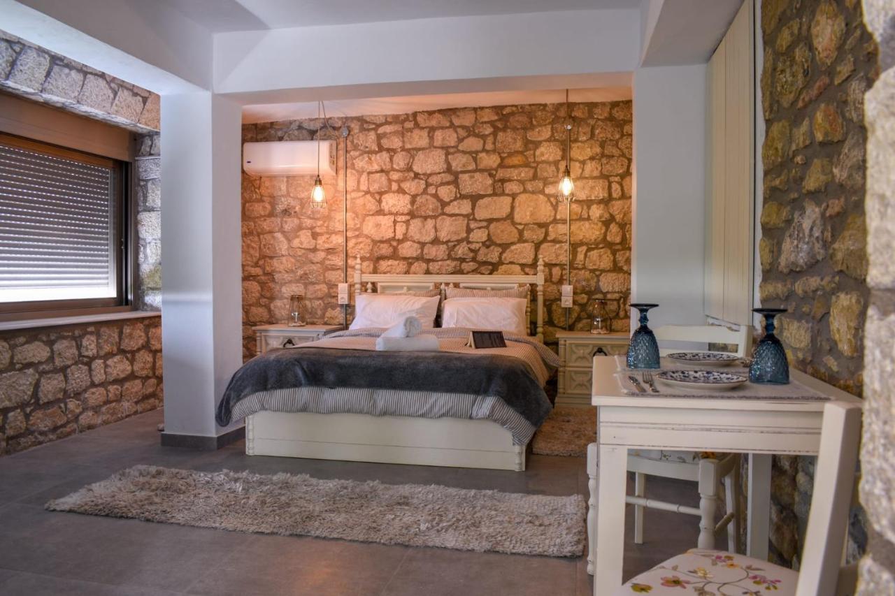 Coastal Stone Hideaway With Stunning Scenery Villa Kitriai Bagian luar foto