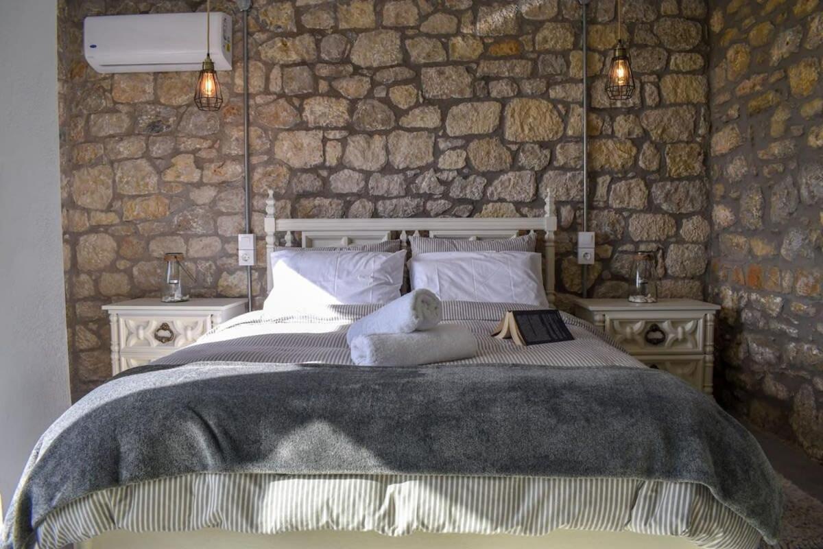 Coastal Stone Hideaway With Stunning Scenery Villa Kitriai Bagian luar foto