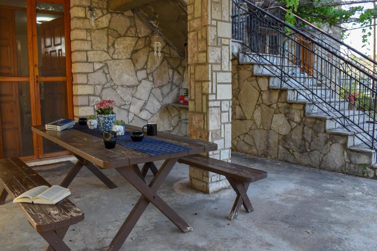 Coastal Stone Hideaway With Stunning Scenery Villa Kitriai Bagian luar foto