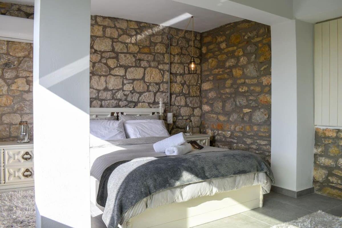 Coastal Stone Hideaway With Stunning Scenery Villa Kitriai Bagian luar foto