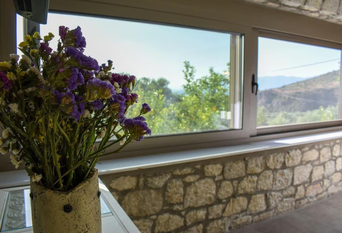 Coastal Stone Hideaway With Stunning Scenery Villa Kitriai Bagian luar foto